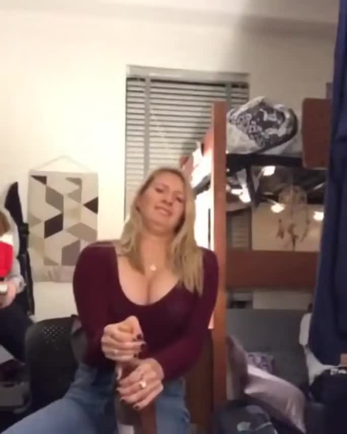 She Wanted to Celebrate… But the Champagne Had Other Plans 🤣