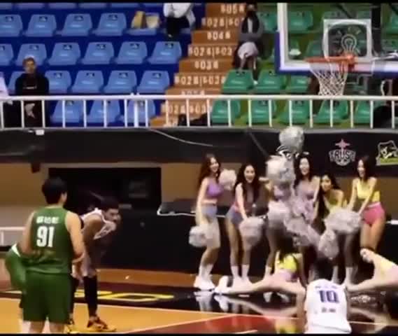 When Cheerleaders Attack… Focus!